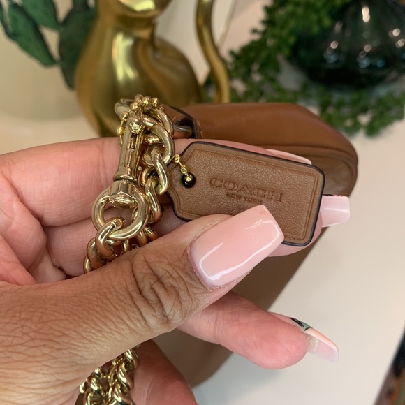 Coach camel and gold wristlet - Picture 4 of 15